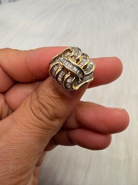 10k Yellow Gold 1 Ctw Diamond Ring Size 7.